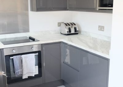 kitchen-renovation-grey-gloss-doors-1